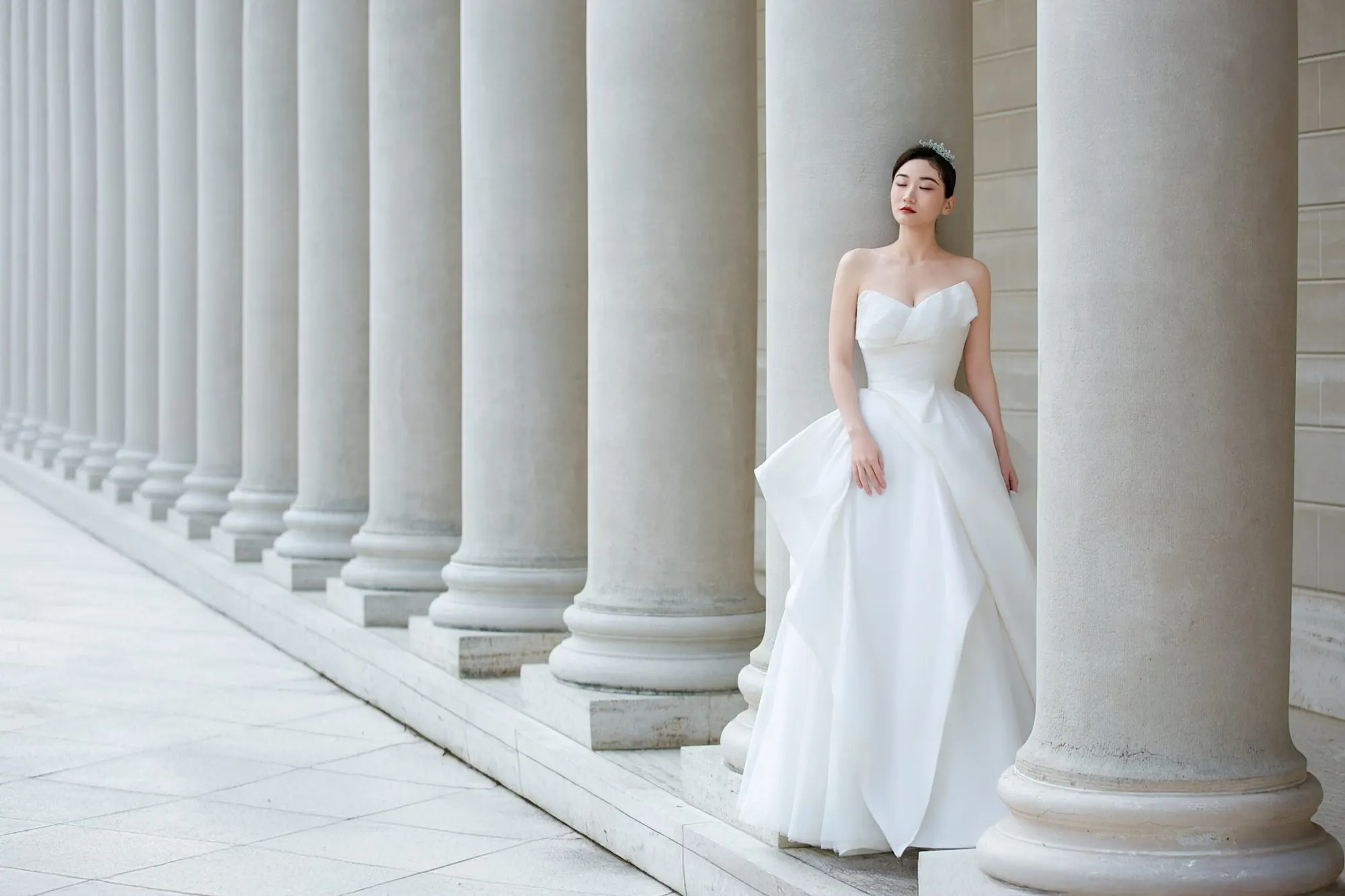 Couple in the courtyard of the Legion of Honor, frame 3 of 7