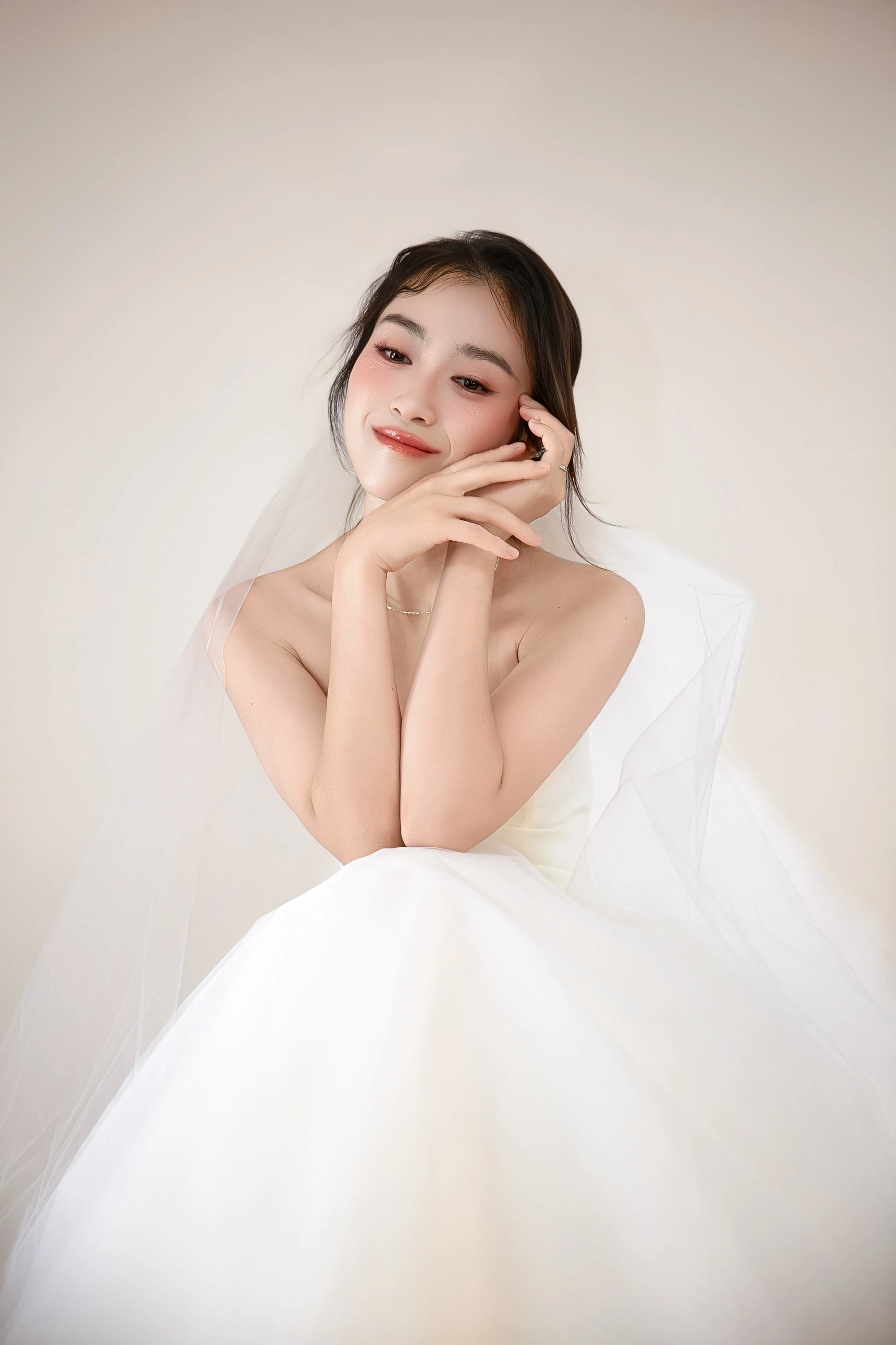 Bridal portrait in a tulle gown