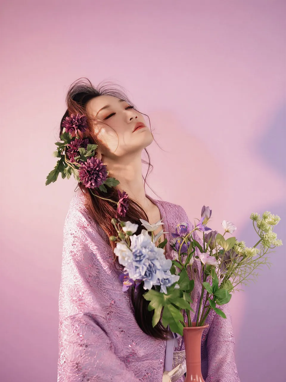 Modern Chinese style portrait, frame 27 of 32