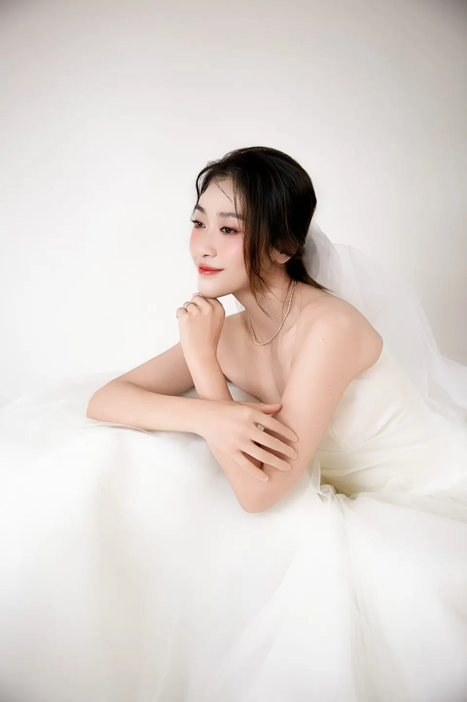 Bridal portrait in a tulle gown, frame 6 of 16