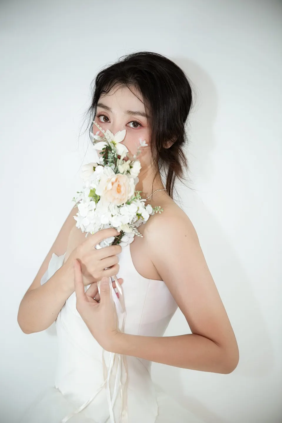 Bridal portrait in a tulle gown, frame 12 of 16