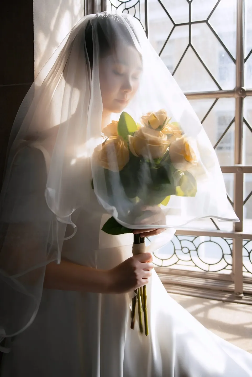 City Hall wedding with yellow roses, frame 9 of 41