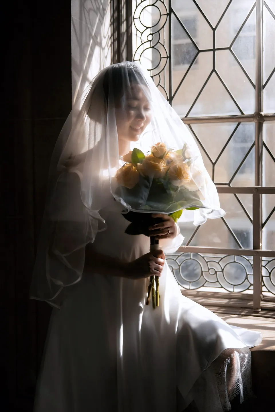 City Hall wedding with yellow roses, frame 10 of 41