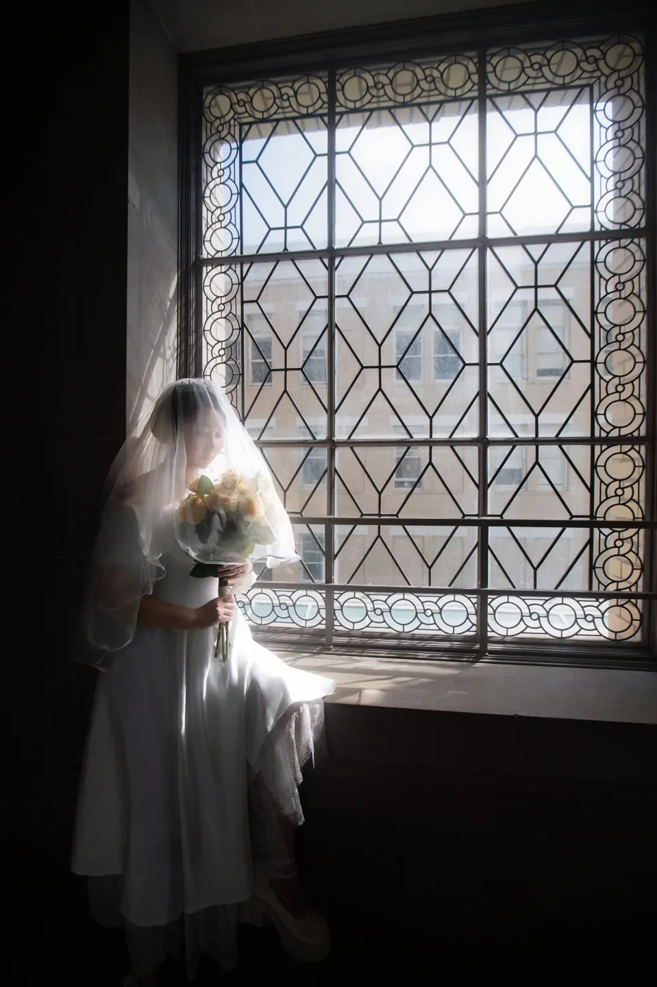 City Hall wedding with yellow roses, frame 30 of 41