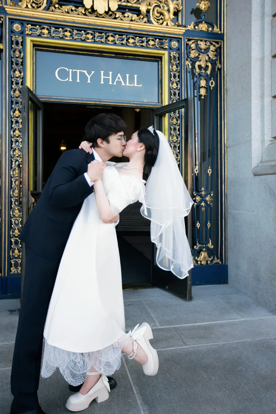 City Hall wedding with yellow roses, frame 39 of 41