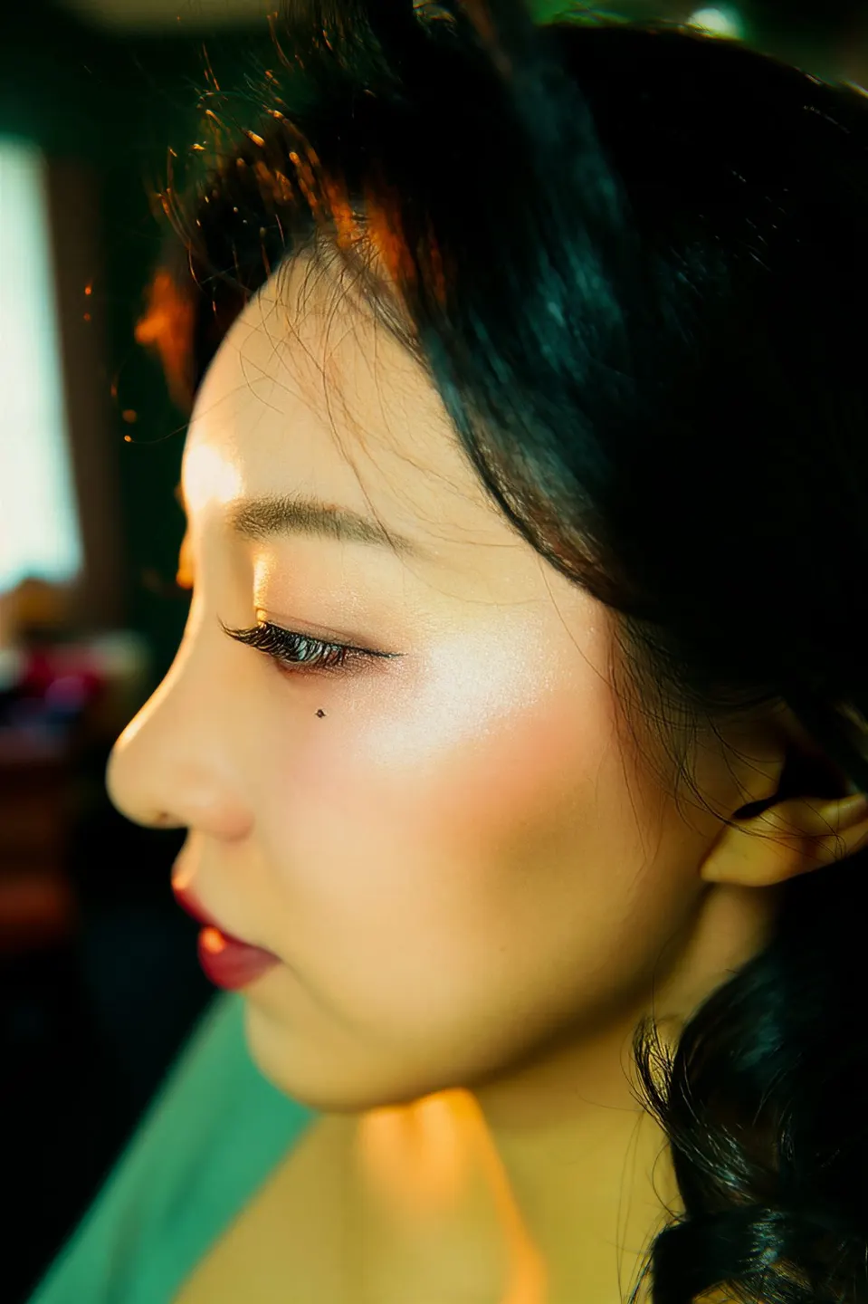 Lifestyle portrait in warm light, frame 6 of 14