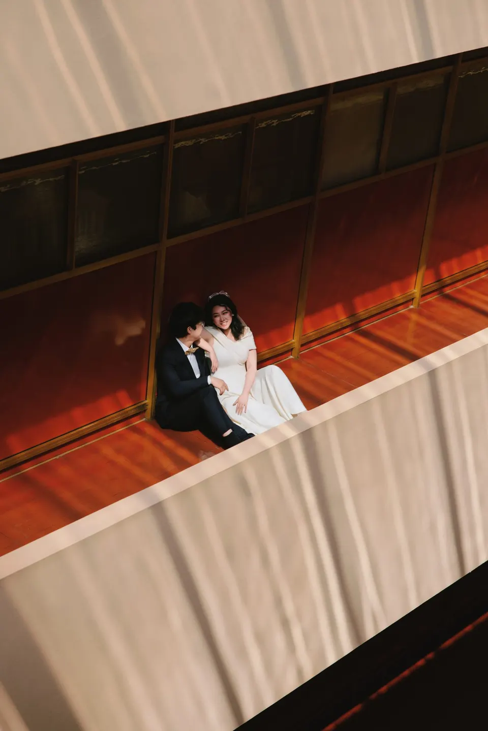 Couple at the Marin County Civic Center, frame 9 of 19