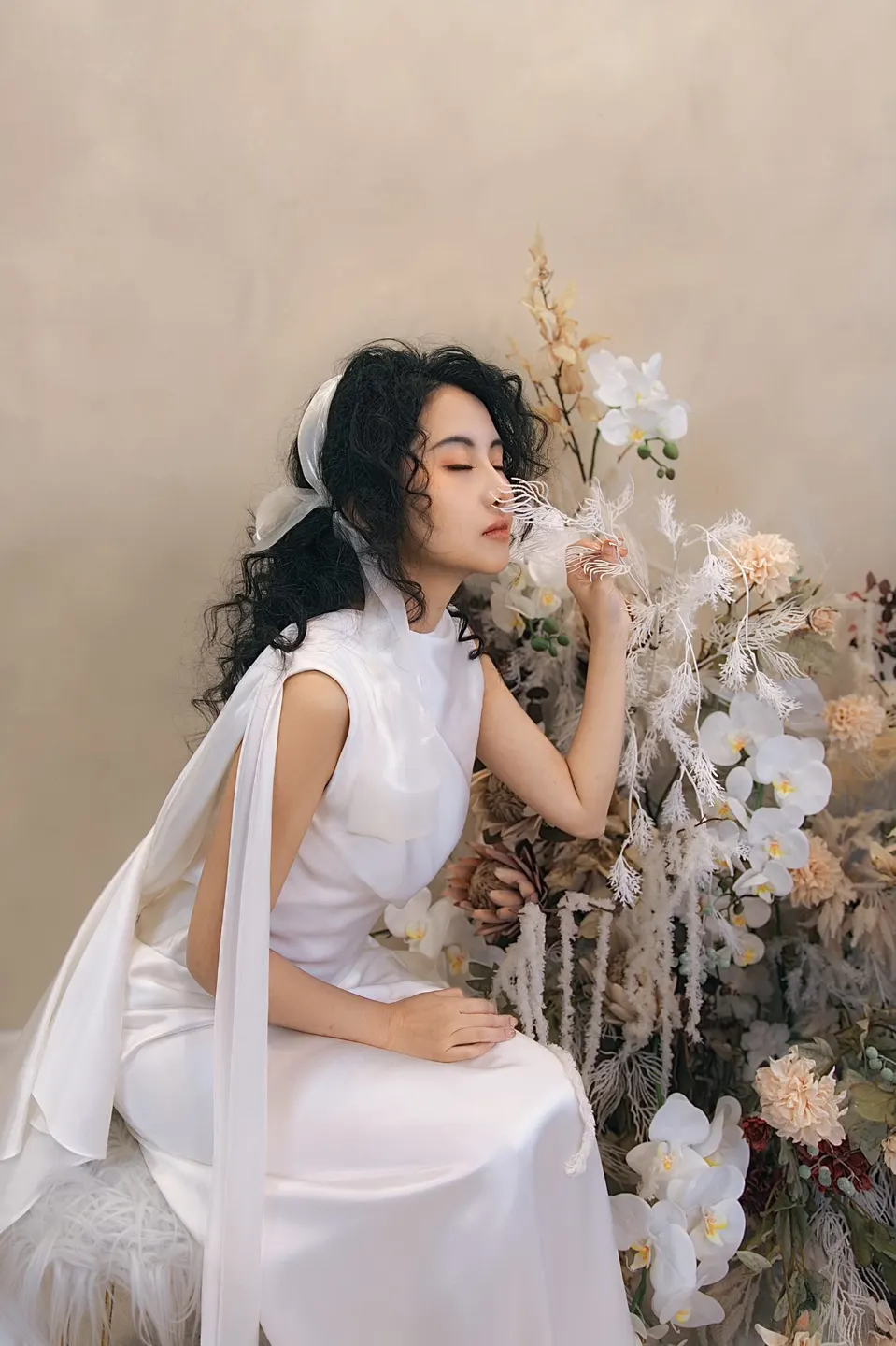 Romantic portrait with flowers, frame 6 of 20